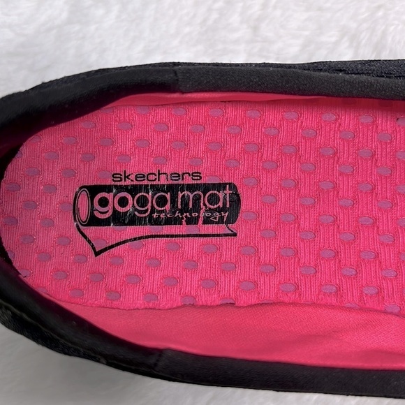 Sketchers Black Axis GoWalk 2 Mesh Slip-On Walking Shoe size 6 - Picture 5 of 12